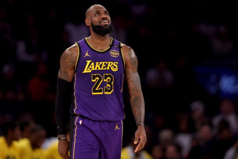NBA gambling indictment alleges Damon Jones sold info on LeBron, AD