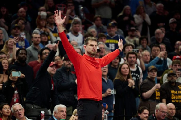 Despite Billups turmoil, Blazers off to fast start behind interim coach