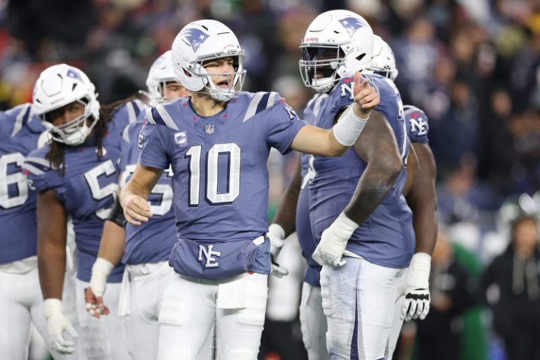 NFL playoff picture: ‘TNF’ causes AFC’s No. 1 seed to change hands