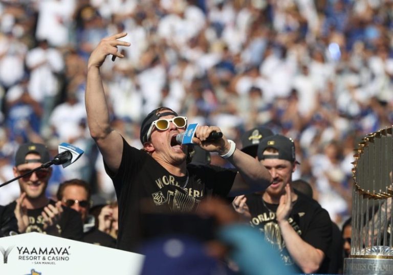 Kiké Hernández to miss World Baseball Classic after elbow surgery