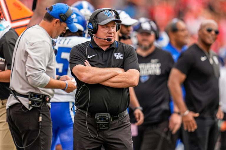 Mark Stoops out as Kentucky football coach after 13 seasons
