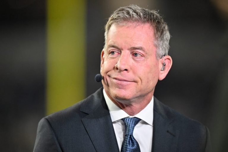 Troy Aikman had strong words for Dolphins’ strategy vs. Steelers