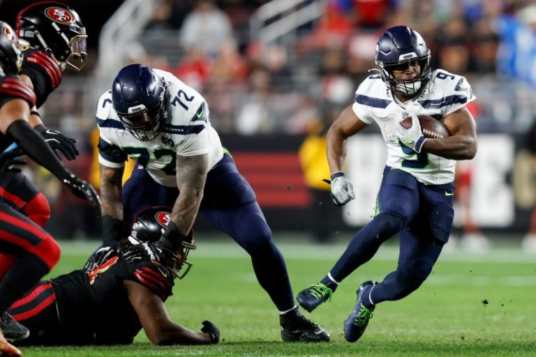 Seahawks bully 49ers to claim NFC top seed: Winners and losers