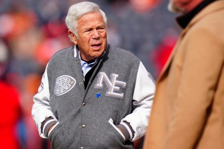 Patriots owner joins Belichick as Pro Football Hall of Fame snub
